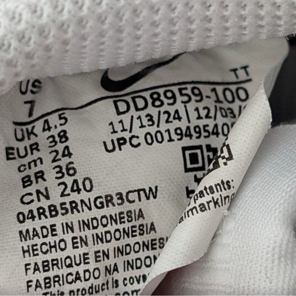 Nike Air Force 1 '07 Low Top Sneakers Shoes Women's Triple White Size US7 EU38 - Picture 7 of 10